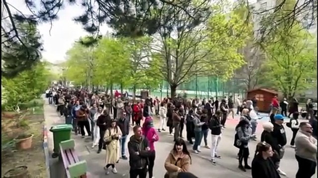 Cierran los colegios electorales en Hungría con una participación histórica