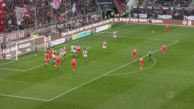 Bayern break Bundesliga record to go 12 clear