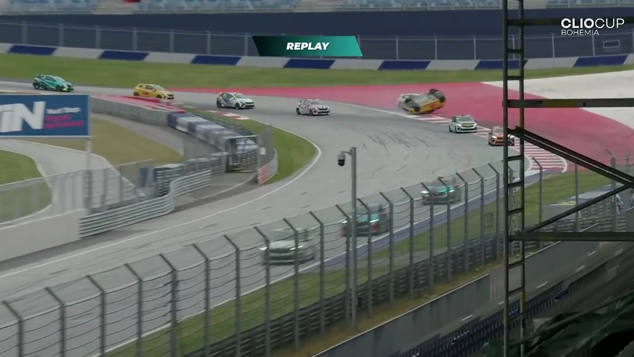Clio Cup Bohemia 2026 Spielberg Race 1 Wuest Flips