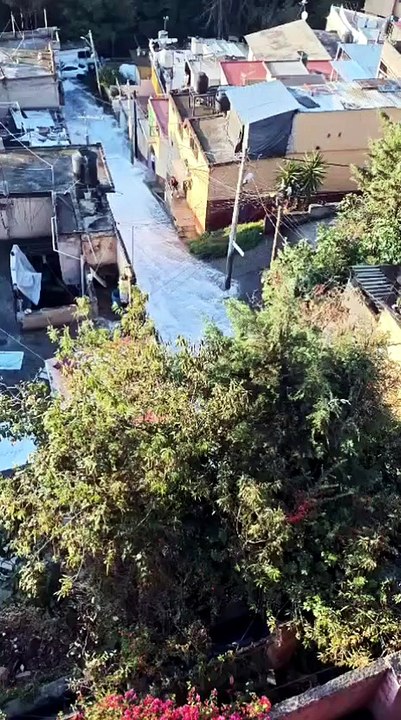 Falla en tubería de desfogue inunda casas