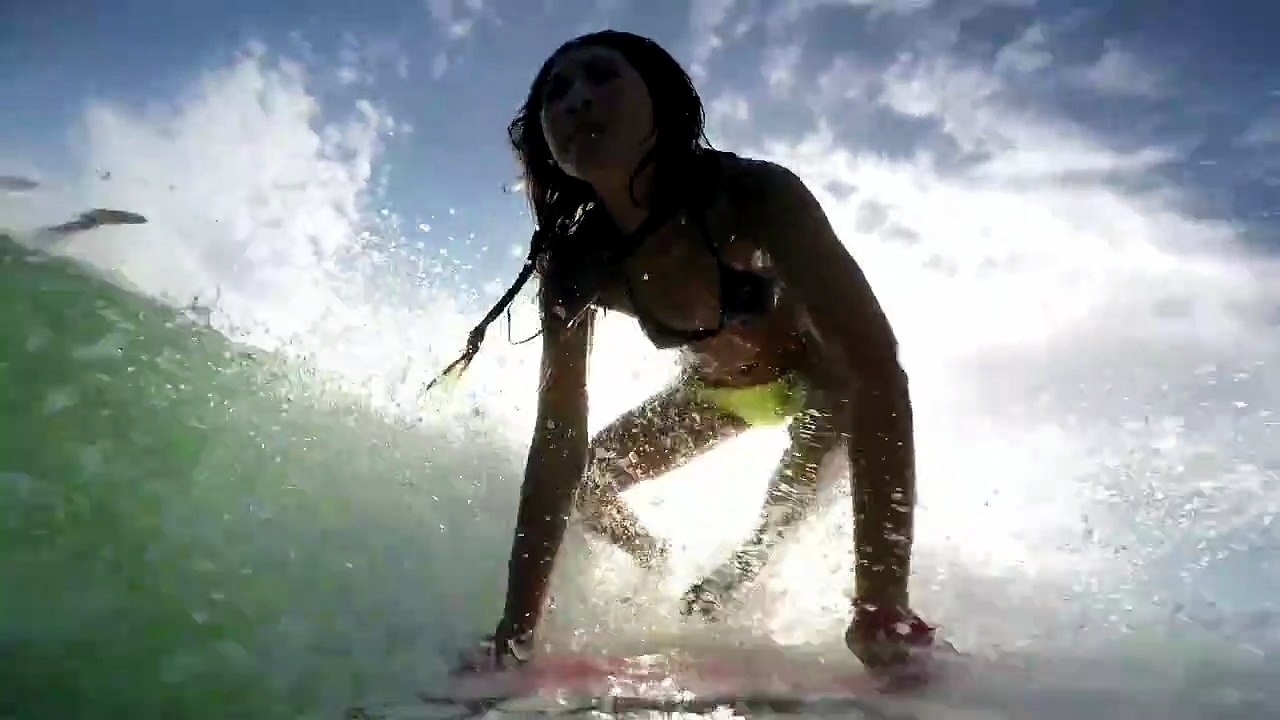 Anita Surfando #1