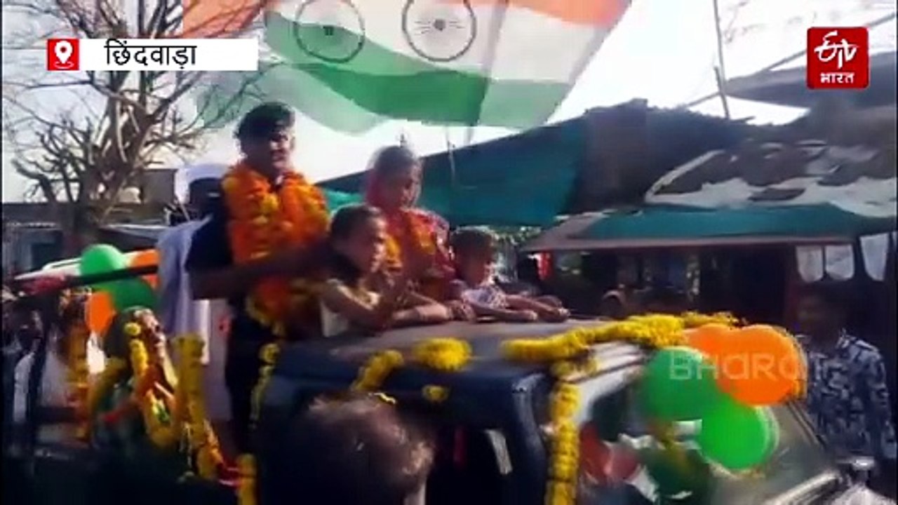 17 साल दुश्मनों से लिया लोहा. देश की सेवा कर लौटा फौजी, सम्मान में लोंगों ने बिछाए पलक पांवड़े