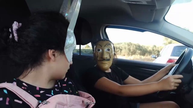 Melisa ve Nisa maskeli komik hırsızlar macerası _ 2 bölüm _ polis _ polis arabası _ polis sireni