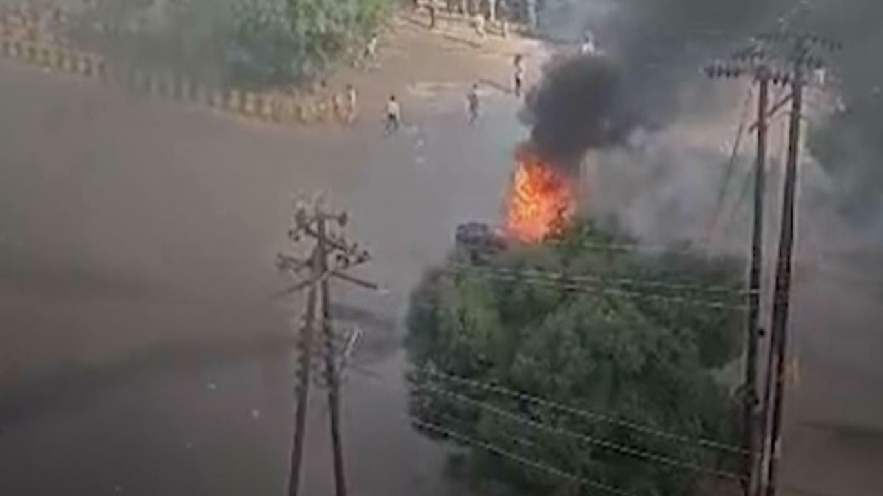 Delhi-Meerut Expressway: सैलरी पर बवाल, नोएडा म...