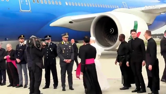 Papa Leone partito per Algeri, prima tappa del viaggio apostolico in Africa