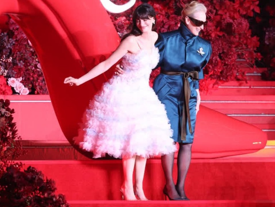 Verspielt und elegant: Anne Hathaway und Meryl Streep glänzen zusammen