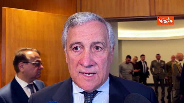 Tajani in Libano: Ci auguriamo che Iran non costruisca la bomba atomica