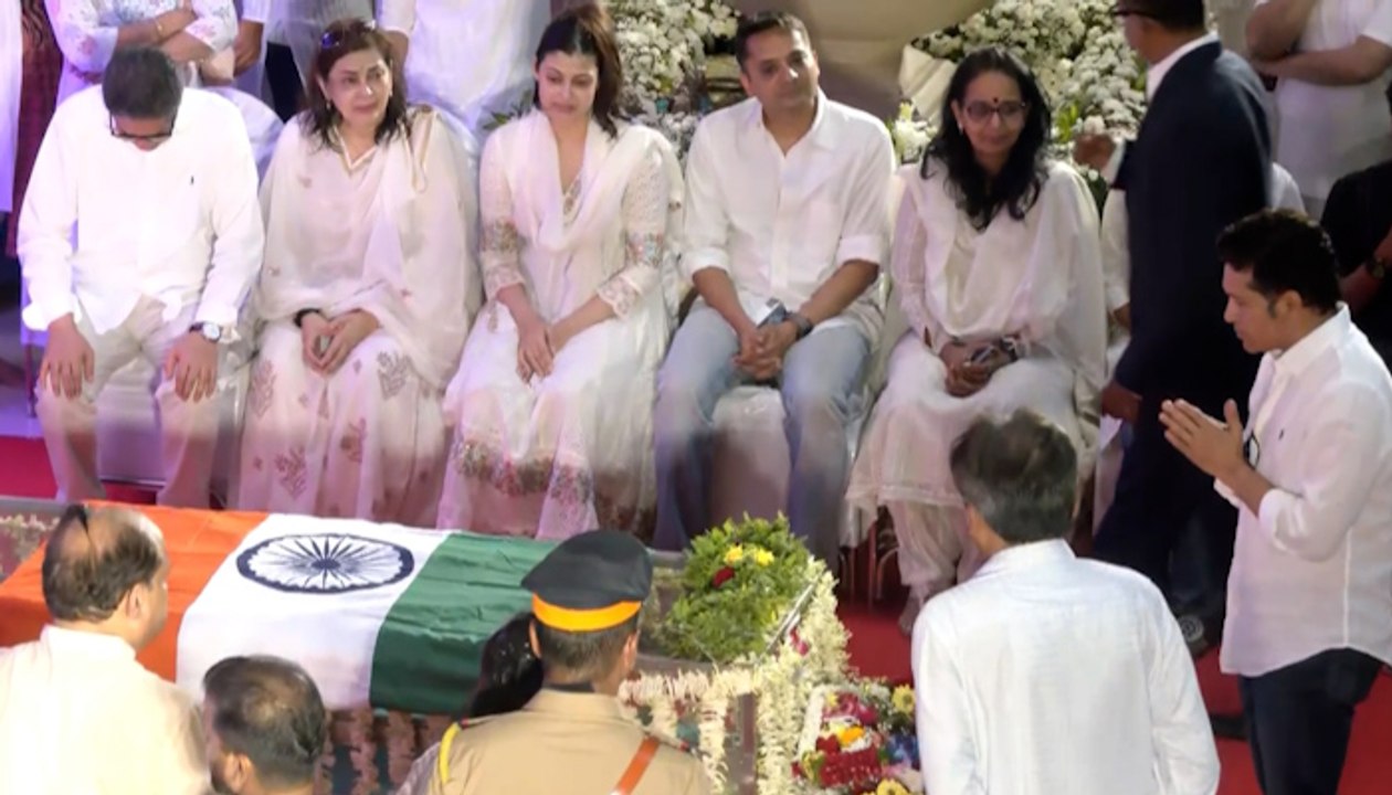 Sachin Tendulkar Breaks Down in Tears at Asha Bhosle’s Last Rites | Emotional Final Tribute