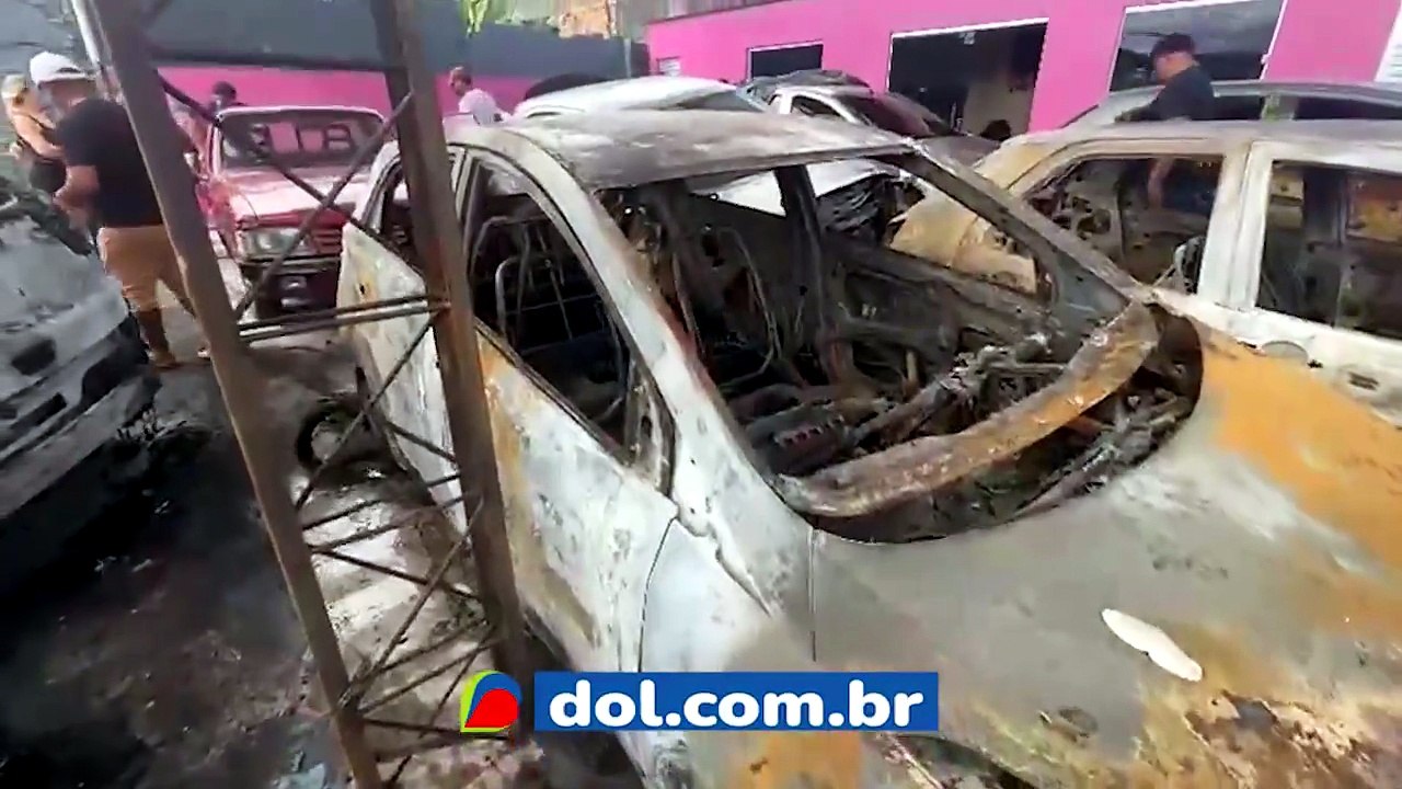 Carros incendiados