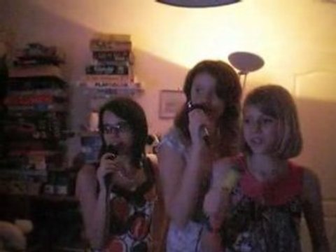 Trois Filles Gogoles Chantent ^^