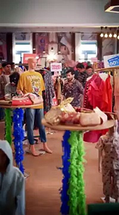 Crorepati_Ka_Hamshakal_Nikla_Sadak_Ka_Launda(360p)