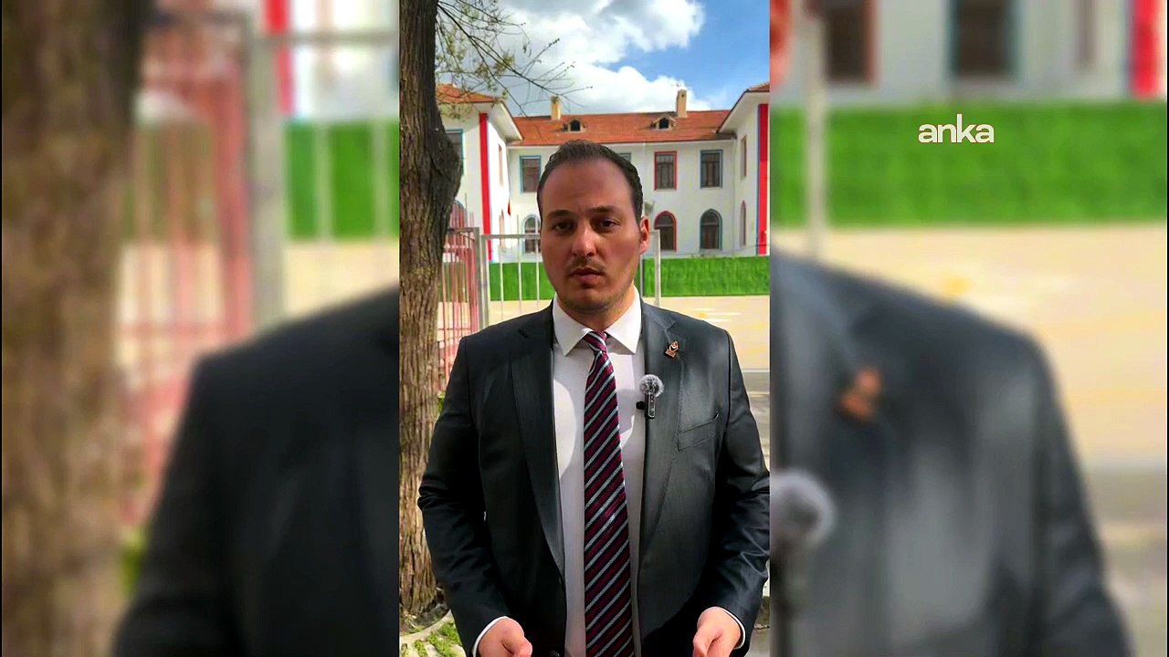 Zafer Partisi İlçe Başkanı Köksal, Mimar Kemal Ortaokulu Önünde Konuştu: "Bu Memleketin Gençliği Söz Hakkı Aldıkça, Türkiye Yeniden Ayağa Kalkacak"