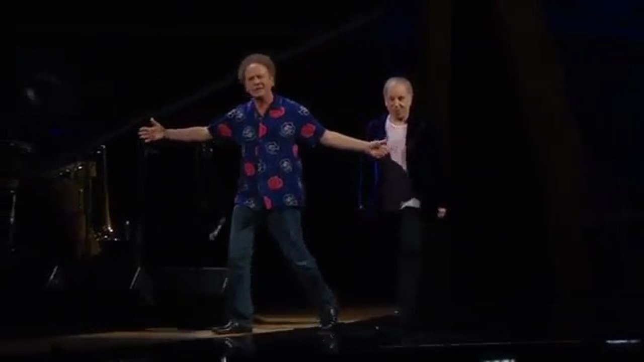 simon & garfunkel - the sound of silence - live 2009 new york