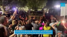 Tensión en la Marcha de Antorchas en Plaza Malvinas: los camiones del ejército se retiraron tras fuertes cánticos