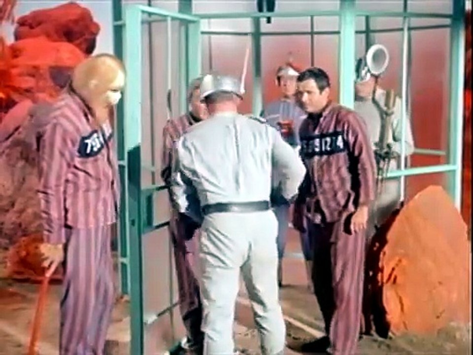 Lost in Space (1965) S3E20 - Fugitives In Space
