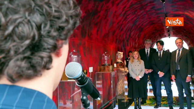 Bagno di folla, brindisi e selfie, la visita della premier Meloni al Vinitaly