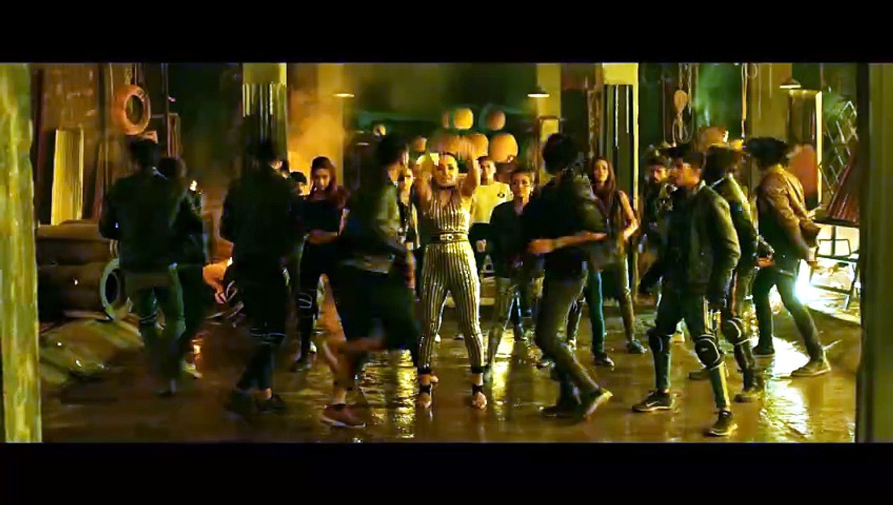 Gangster Guriya Full item Song Pakistani All Over the World Songs...