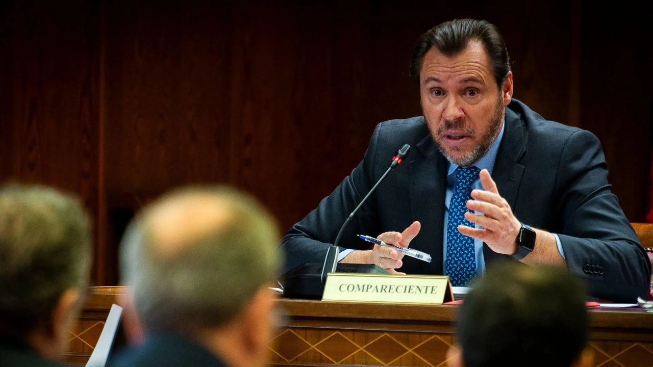 ¡Qué bulero! Óscar Puente defendió en el Senado que Claudia Montes, la "amiga zumbada" de Ábalos, fue contratada legalmente