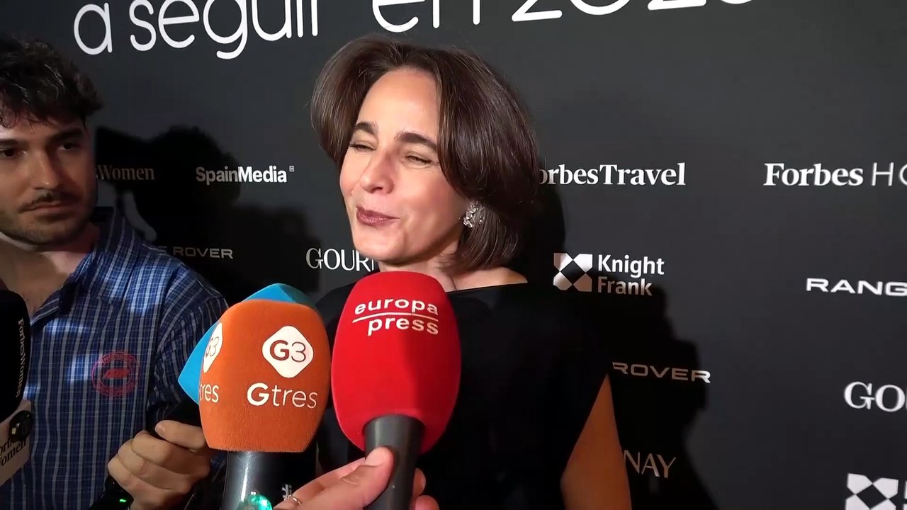 La biógrafa del Rey Juan Carlos explica cómo se encuentra el Rey Juan Carlos: "Está muy bien, en forma. Tiene esa debilidad de las piernas pero de la cabeza está fenomenal"