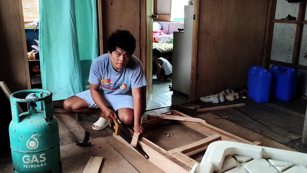 Jeffrey Makes a New Door for the Bedroom ✨