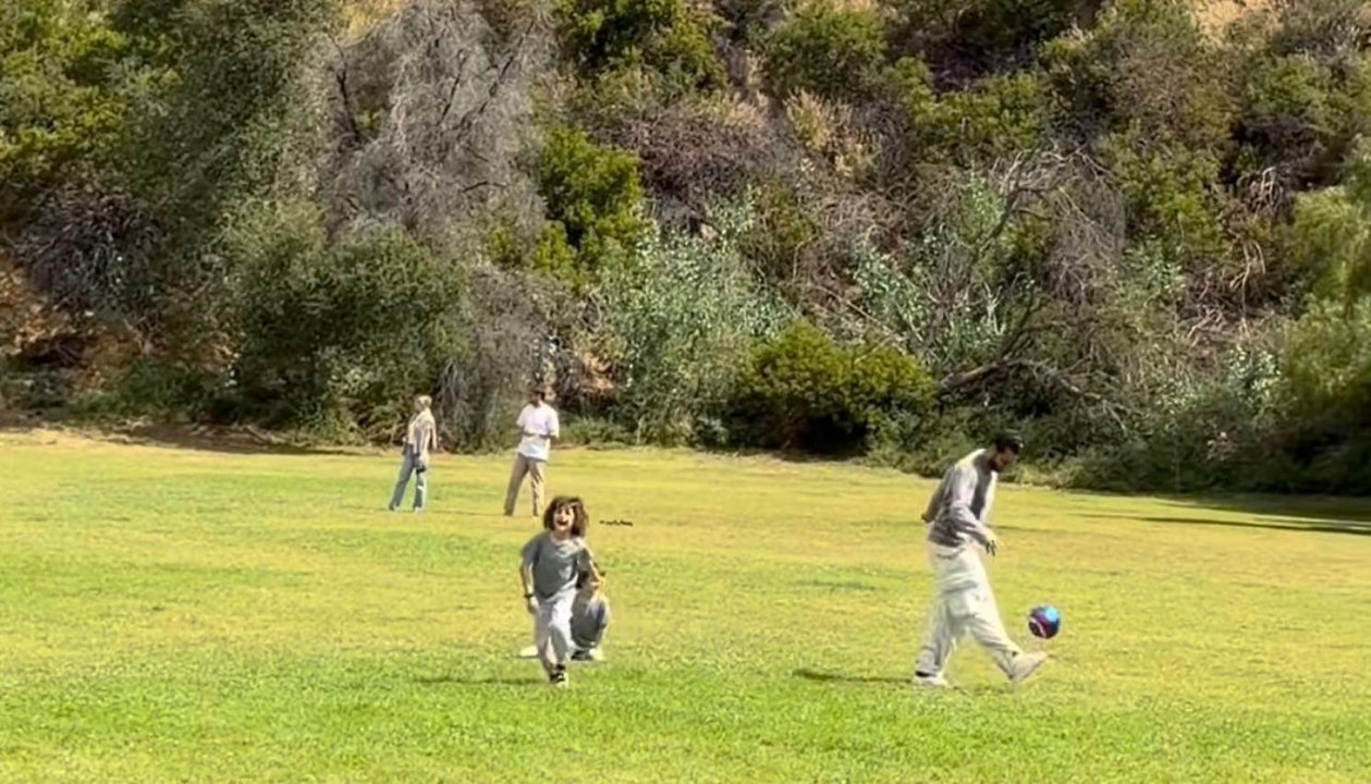 VIDEO / Antonio Candreva al parco con i figli, tra finte e palleggi: mamma Allegra filma tutto