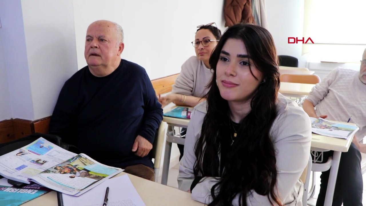Samsun’da Türkçe bilmeyen torunu için 74 yaşında İngilizce öğrenmeye başladı