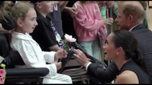 Harry e Meghan in Australia, la visita a un ospedale pediatrico