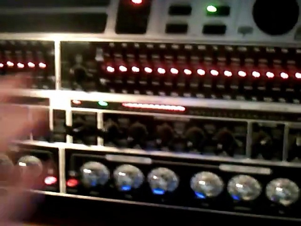 bin grad im home ton studio kuckt euch alles  einfach an  peace  (Real Life Legendär Muzikk Doku Video)