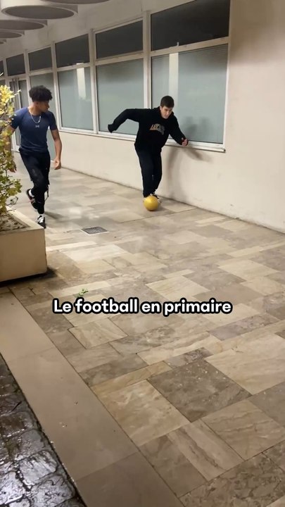 Celui qui perchait la balle on voulait tous le démarrer 😂😂
