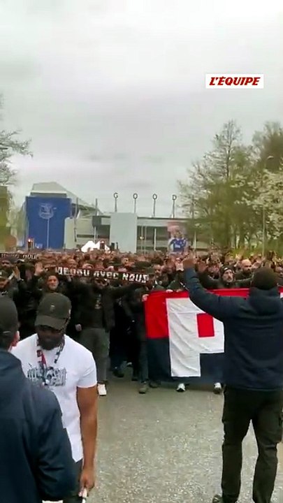 Le cortège d’Ultras parisiens élancé en direction d’Anfield pour le quart de finale retour entre Liverpool et le PSG - Foot - Ligue des champions - PSG