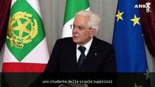 Mattarella: "Se i potenti usassero autoironia, eviterebbero imbarazzi"