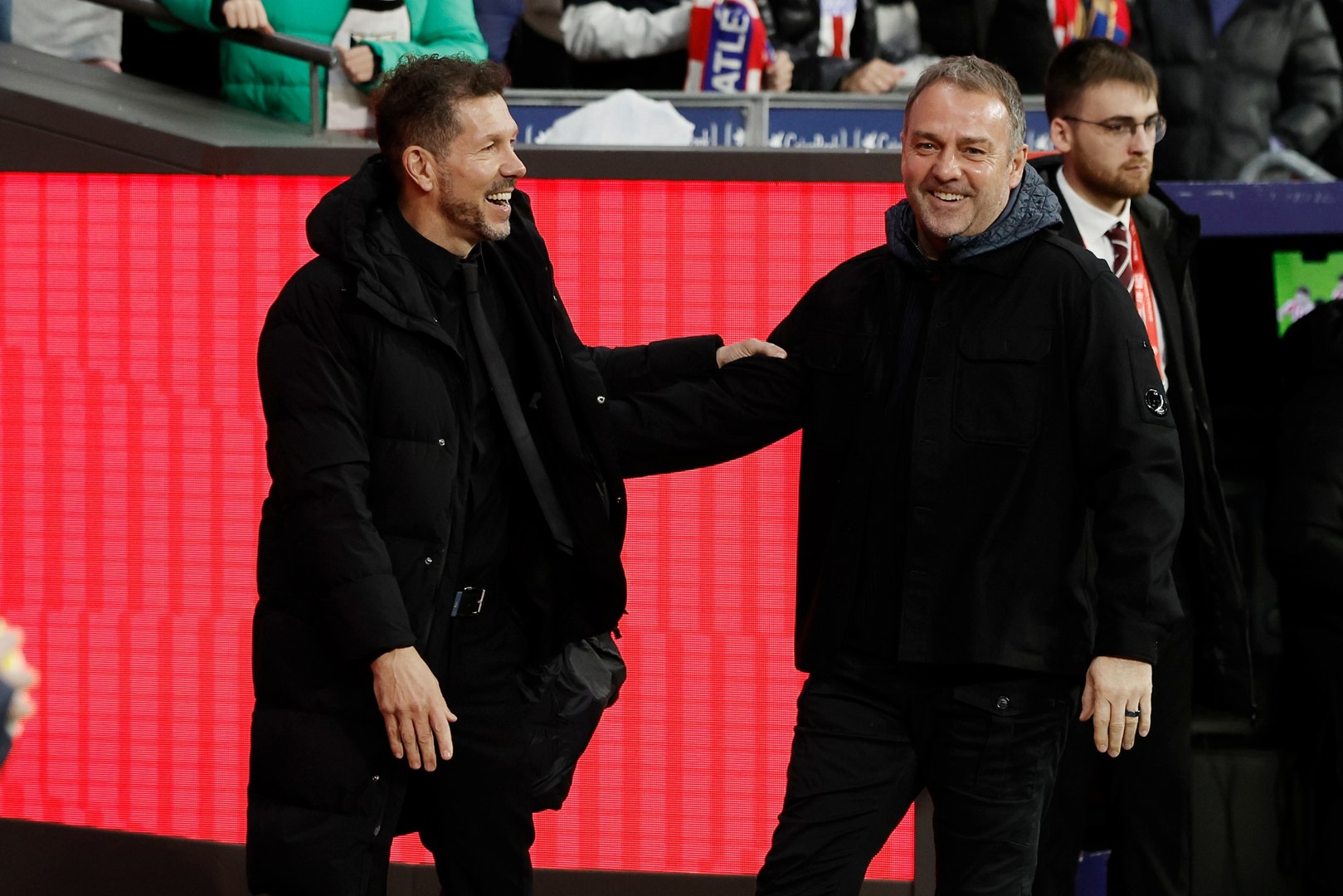 ¿Tensión en los banquillos del Metropolitano? Hansi Flick y Simeone no se saludaron al inicio del encuentro