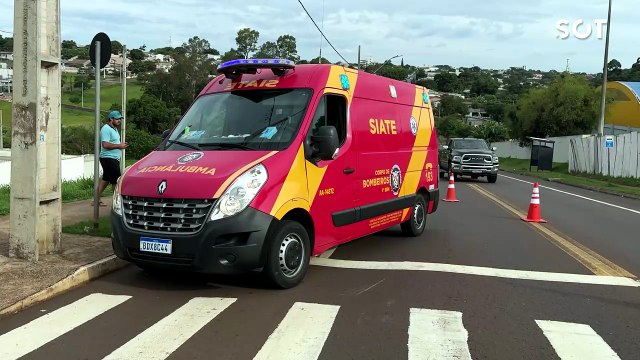 Colisão entre carro e moto deixa idoso ferido no Bairro Brasília, em Cascavel