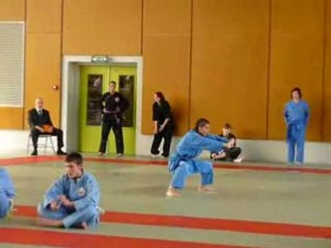 Quyen mains nues femme1