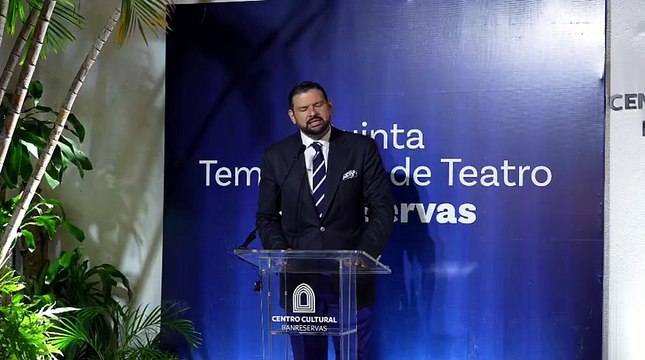 Banreservas reconoce a Giovanny Cruz por su trayectoria y aportes a la escena dominicana