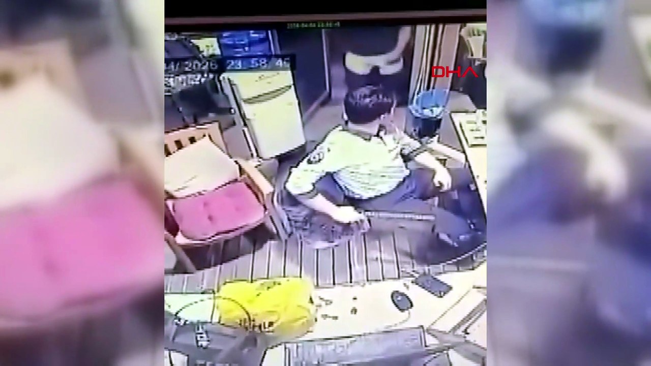 Tenis kortunun kapısını açmayan güvenlikçiye saldırdılar!