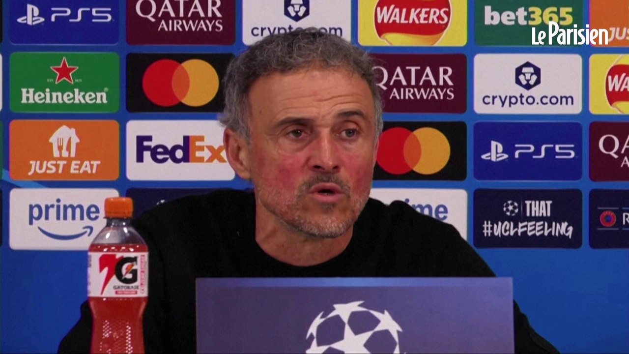 « Je ne peux pas recevoir ce trophée, c'est lui qui le mérite », répond Enrique à Ousmane Dembélé