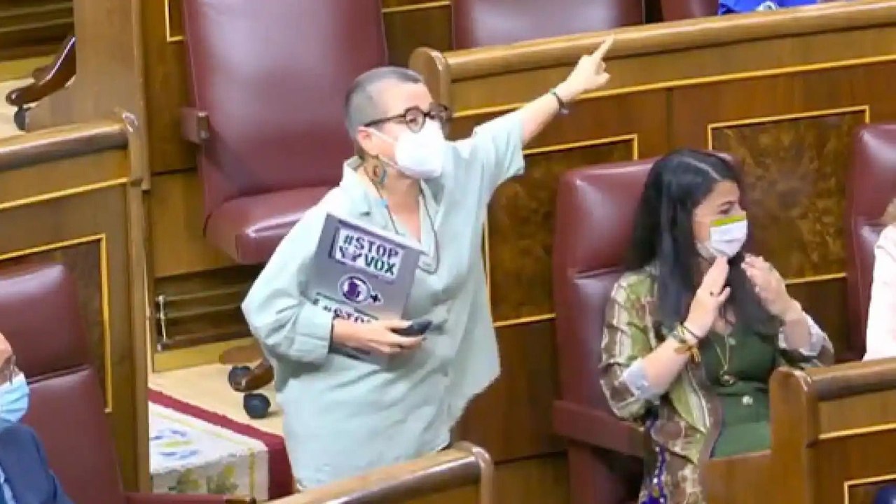 ¡Maldita hemeroteca! El día que el PSOE no expulsó a una diputada de ERC tras insultar a Macarena Olona