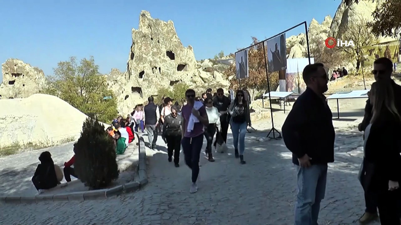 İlkbahar renkleriyle bezenen Kapadokya'da eşsiz manzaralar