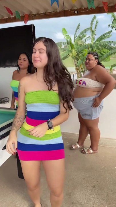 Sensação estranha que essa menina está sentindo enquanto dança 💃💃💃 #omelhorsoaoscomentarios #engraçado #engraçados #comentarios #comentários