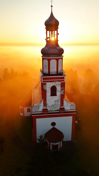 Église  Saint John à Łosiów, Pologne