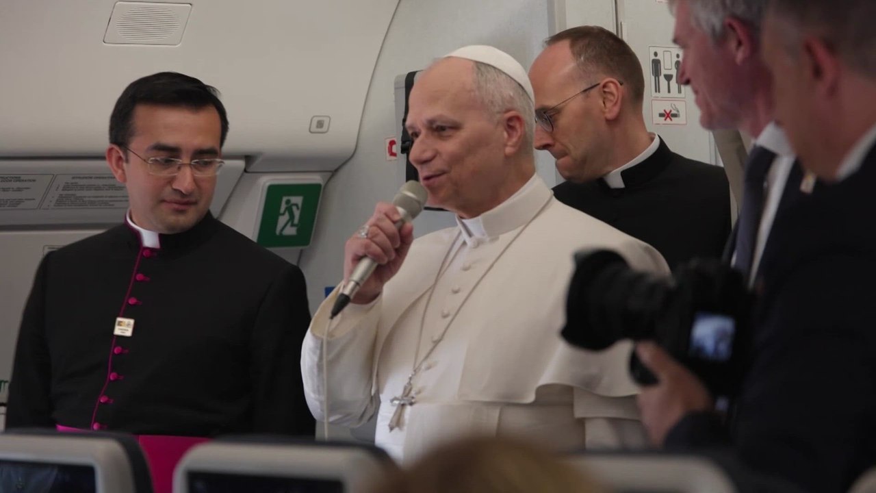 Pope Leo speaks out after Trump remarks: powerful message from the plane