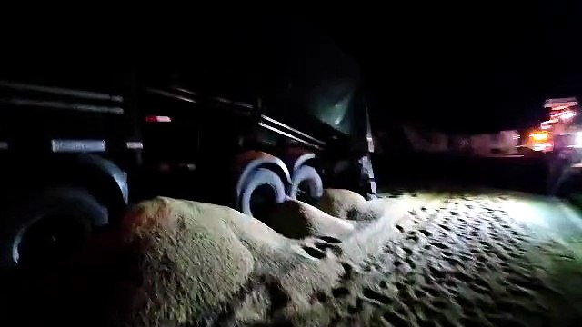 Acidente com dois caminhões interdita totalmente a BR-277 em Morretes e deixa um morto