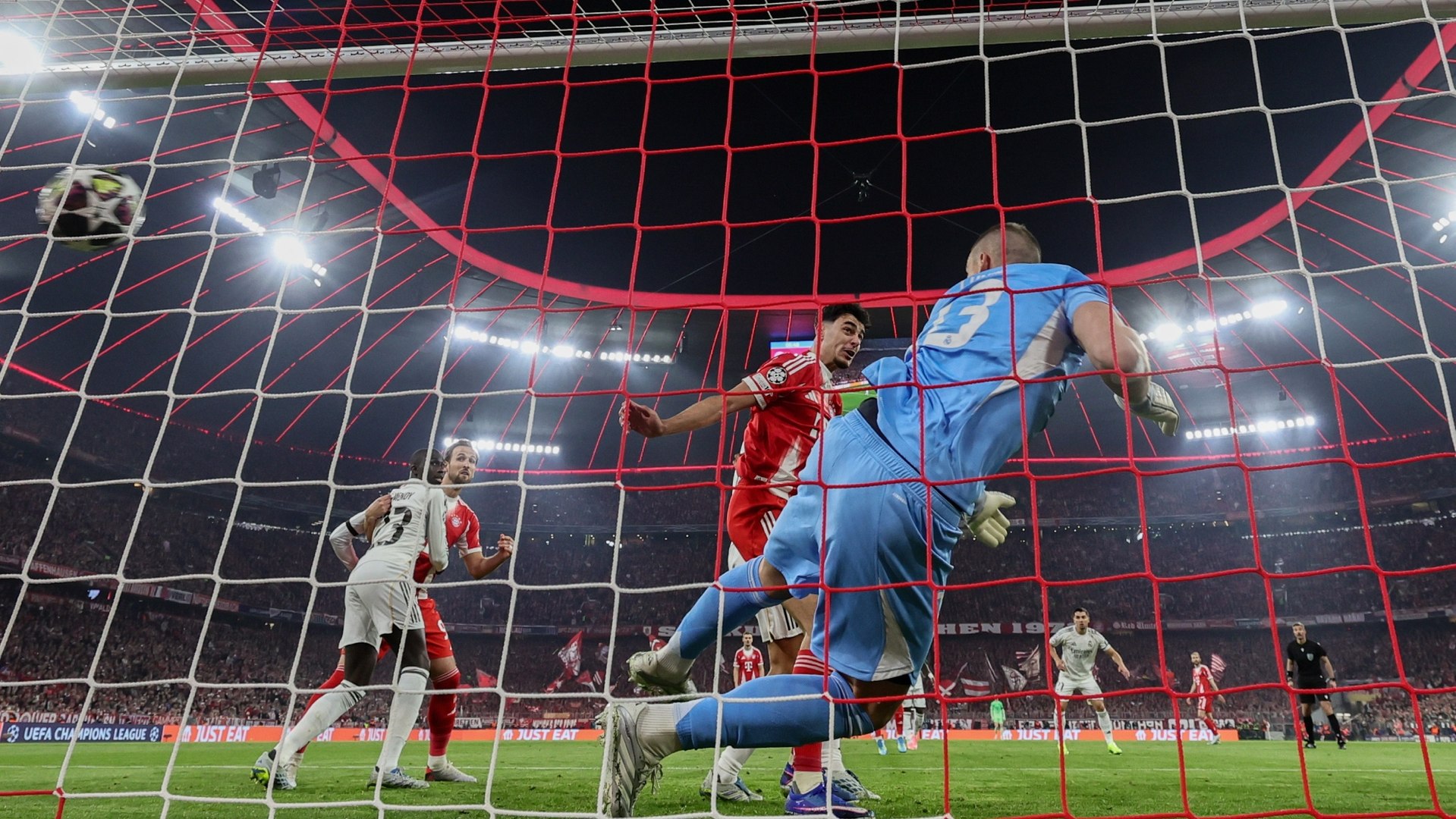 ¿Por qué remató Pavlovic a un centímetro de la línea de gol? El gol más cercano de la historia del fútbol