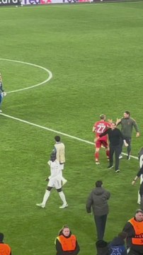 Así saludaron los jugadores del Real Madrid a los desplazados en Múnich