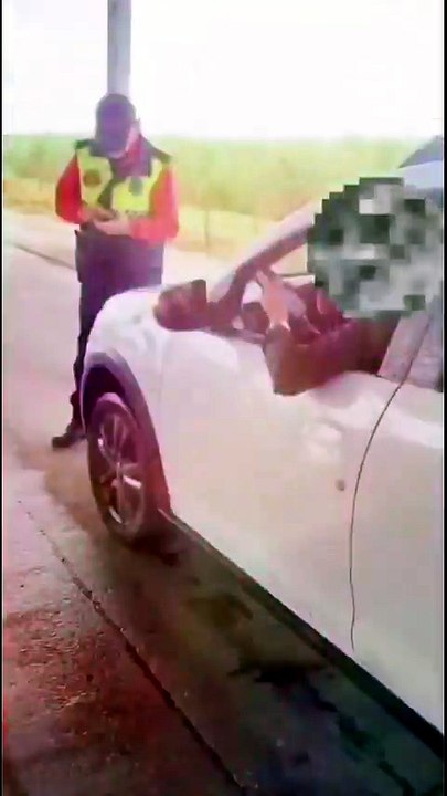 Médico atropello a un efectivo policial durante un operativo antidrogas, se escapó y lo detuvieron 60 km después .