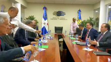 Leonel Fernández recibe comisión del Gobierno en encuentro de diálogo