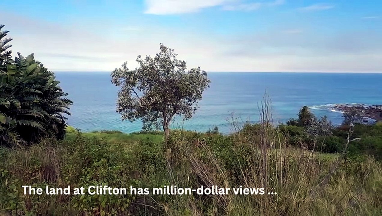 Clifton land with access blocked by Wollongong City Council fence
