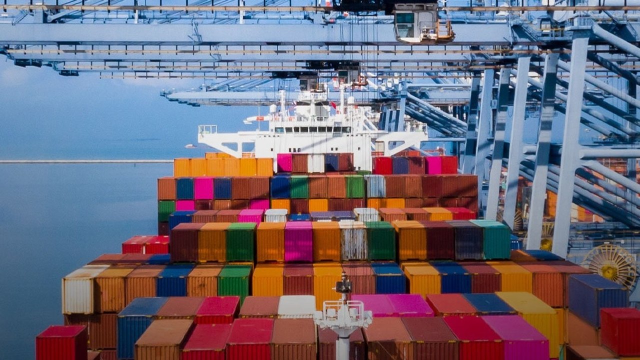 Iran on Strait of Hormuz: होर्मुज में इन जहाजों पर हमला नहीं करेगा ईरान, बताई अपनी शर्त