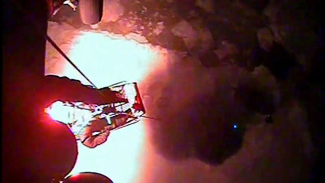 Resgatadas 4 pessoas, incluindo menor, de barco preso no gelo por 24h